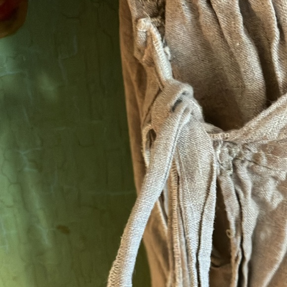 Magnolia Pearl Love Collection 
Farmhouse perfection
Cross tie tunic
🥰 - Picture 7 of 7